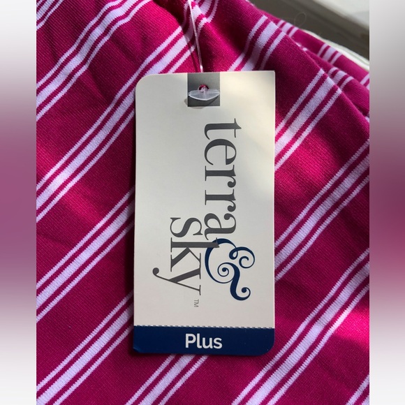 3 dresses! Terra & Sky Bundle of 3 T shirt Dresses - Picture 4 of 5